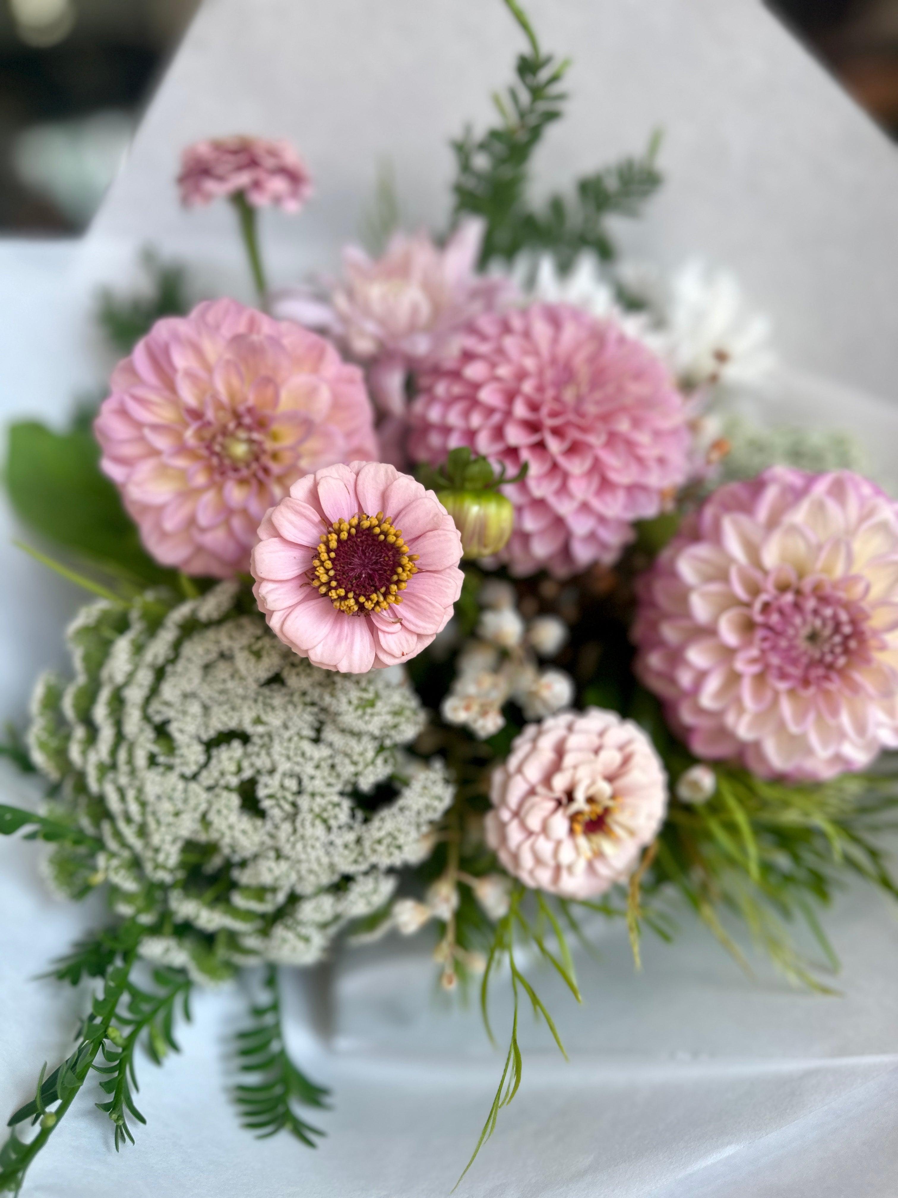 Pinks and whites bouquet - Wild Pansi 