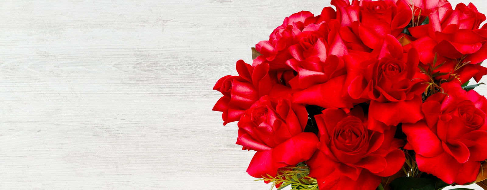 Page banner for Valentine's Day Flowers, Gifts & Hampers