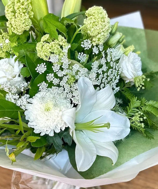 Whites and greens bouquet - Wild Pansi 